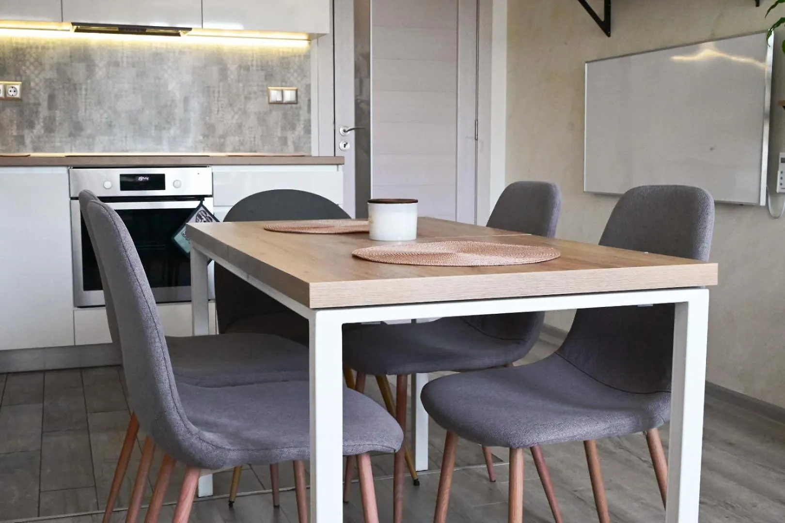 Апартамент Зара Burgas City Apartmán