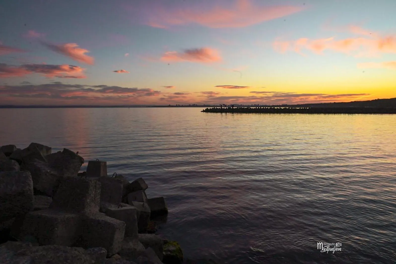 Апартамент Зара Burgas City