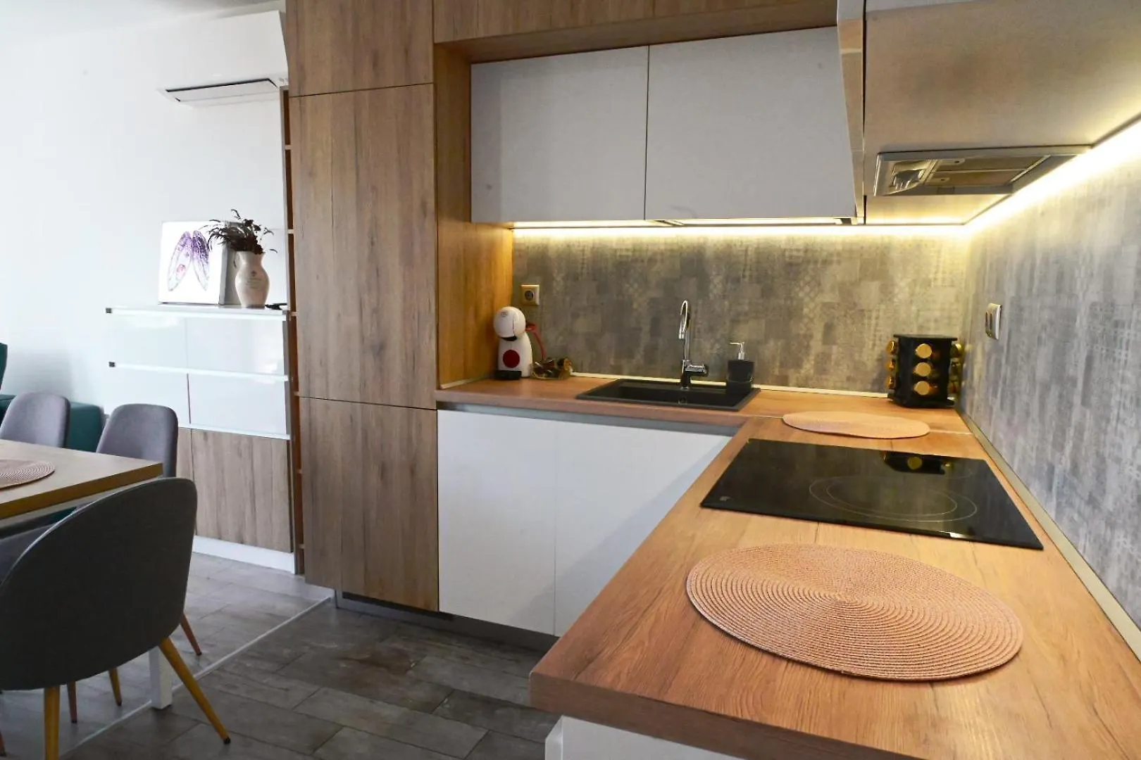 Апартамент Зара Burgas Apartment